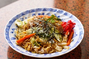 ユノリリの銚子黒アヒージョ焼きそばの画像