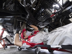 自動車整備科の画像です。