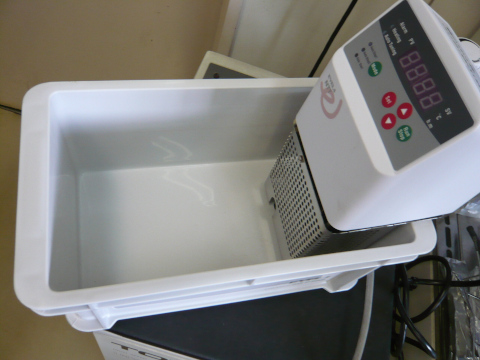 投込み式恒温水槽の写真