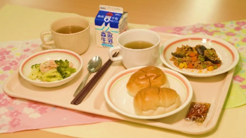 朝食