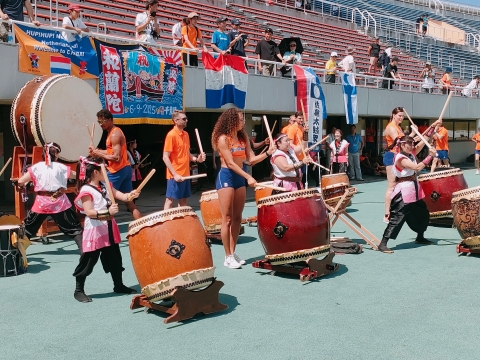 和太鼓による、オランダ陸上競技選手団との交流