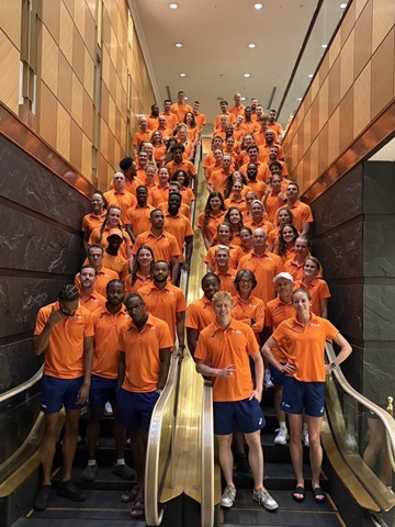 選手団全員の集合写真