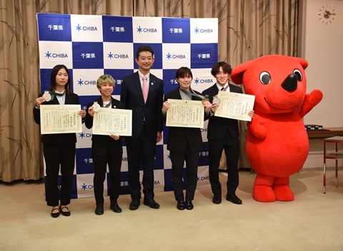 表彰状授与記念写真