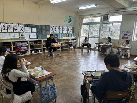 選手と一緒に食事