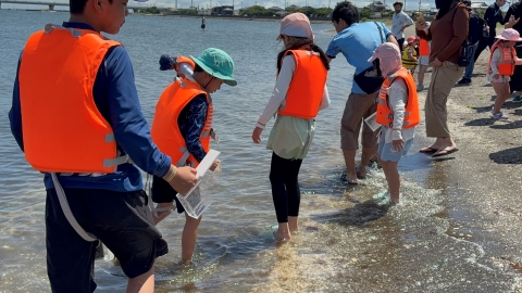 放流の様子１