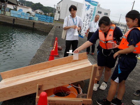 2日目放流の様子