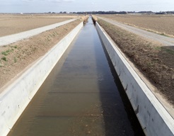 幹線排水路工改修後の写真