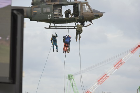 上空からの部隊進入訓練