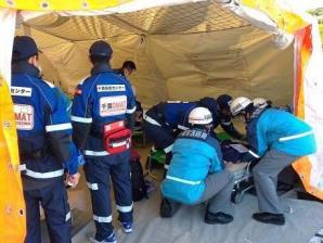 負傷者の収容（千葉県救急医療センター）