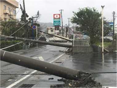 電柱の倒壊の画像