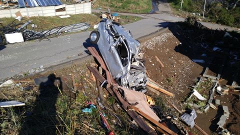 市原市の竜巻と推定される被害の画像