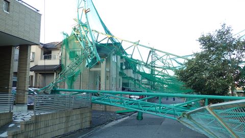 市原市のゴルフ場の鉄柱倒壊の画像