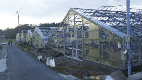南房総市のガラスハウスの被害の画像