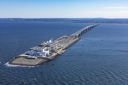 東京湾アクアラインと海ほたる