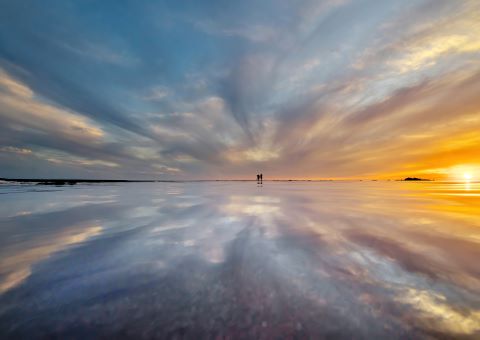 空と海が鏡の様になっている様子