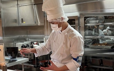 従業員食堂業務の様子