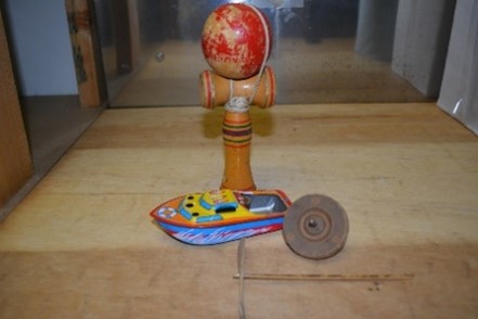 コマやけん玉の画像