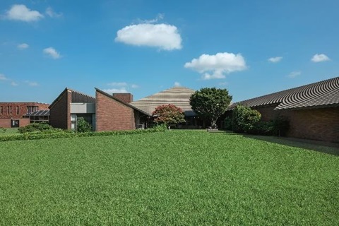 千葉県立美術館展示棟外観の画像