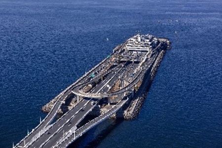 木更津-川崎間を30分で結ぶ東京湾アクアライン