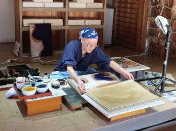浮世絵の摺りの実演の画像