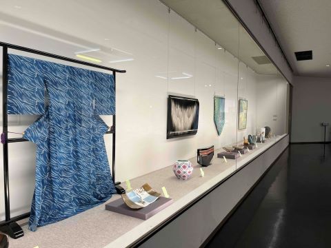 県展風景　着物