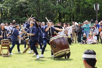 「鼓組」による和太鼓演奏の画像