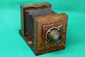 明治時代の組立暗箱カメラ（銚子カメラ博物館蔵）