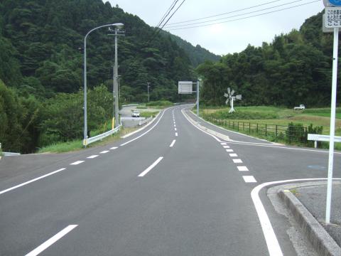 一般国道410号川谷工区改良済み箇所の現況写真(平成25年撮影その1)