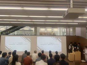 チーム「<body>builder」が発表している写真(千葉大学会場2日目)