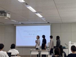 チーム「鳴き雀士」が発表している写真(千葉工業大学会場2日目)