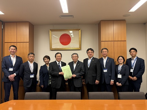 浜田靖一衆議院議員へ要望