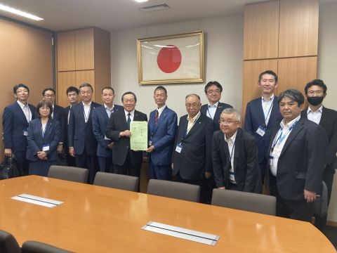 浜田靖一衆議院議員へ要望