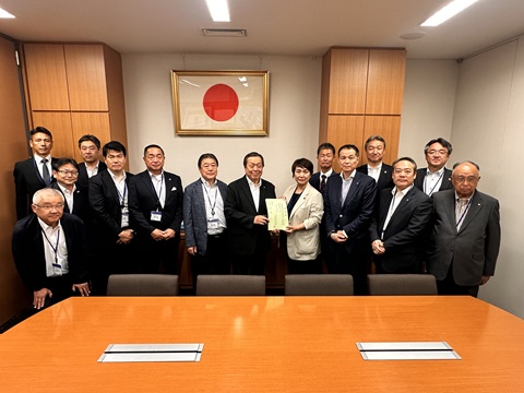 浜田靖一衆議院議員へ要望