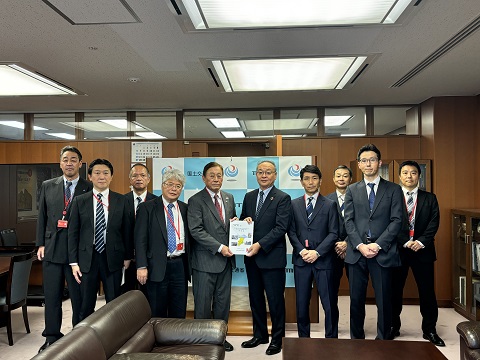 国土交通事務次官と要望書手交