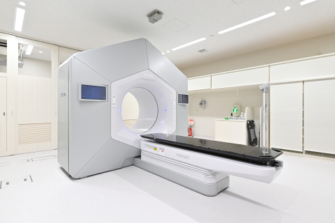 リニアック装置Halcyon室内の様子