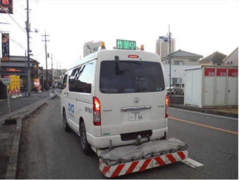 空洞調査に使用する探査車
