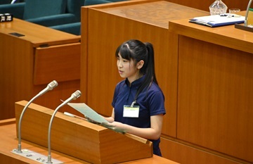 環境委員会に対する質疑の様子