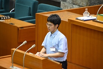 環境委員会の答弁の様子