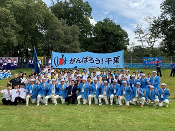 選手・監督を激励する阿井議長 選手監督を激励する阿井議長