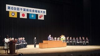 来賓としてあいさつする今井副議長