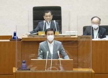 9月定例県議会であいさつする森田知事