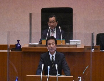 2月定例県議会であいさつする森田知事