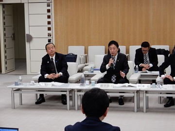 第118回一都三県議会議長会議での瀧田議長と實川副議長の様子