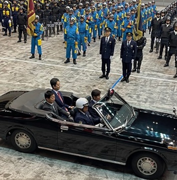 千葉県警察年頭視閲での瀧田議長の様子