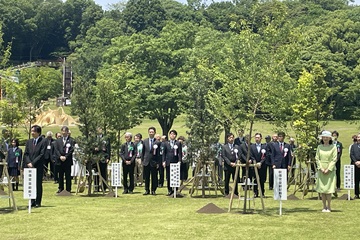 記念植樹の様子