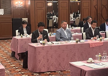 第281回関東甲信越1都9県議会議長会議に出席している武田議長と三沢副議長の様子