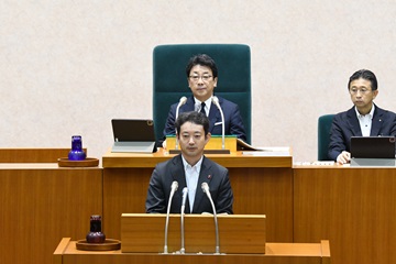 9月定例県議会開会日の様子