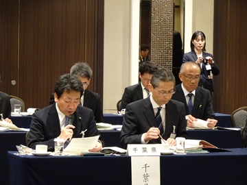千葉県から要望を提案する武田議長の様子
