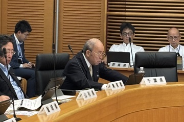 総会に出席する宍倉議長