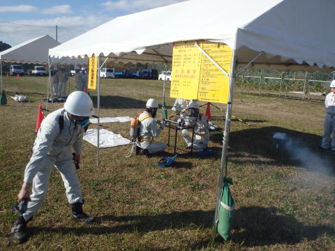 アンモニアガス漏えい時の処置訓練